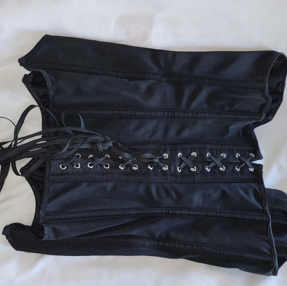 COPY - Corsets - Picture 2 of 9